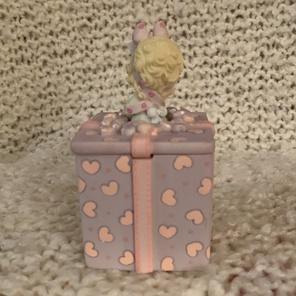 Precious Moments figurine for Mom, 4 inches high. - Picture 5 of 11